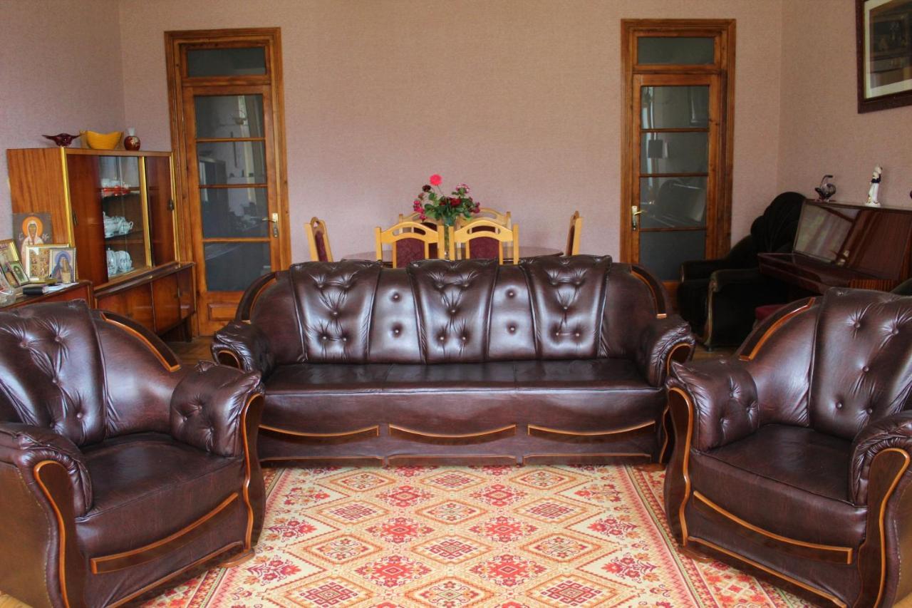 Guest House Racha アンブロラウリ エクステリア 写真