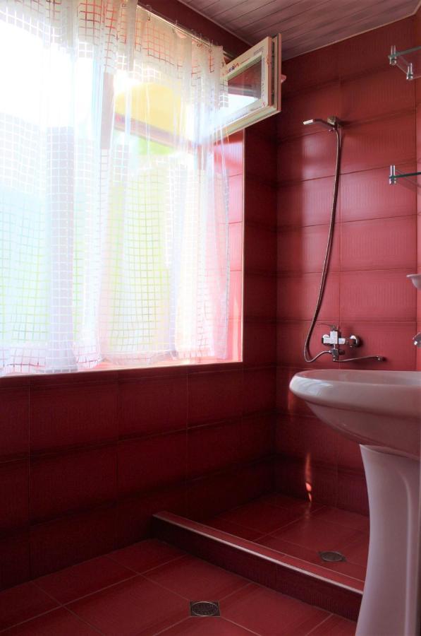 Guest House Racha アンブロラウリ エクステリア 写真